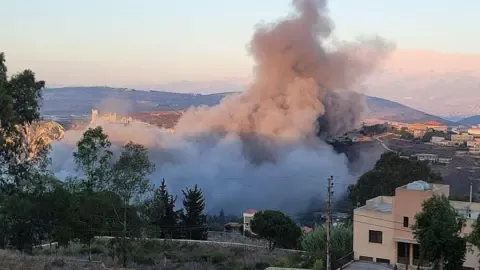 Israel's Airstrikes Strike Southeastern Lebanon