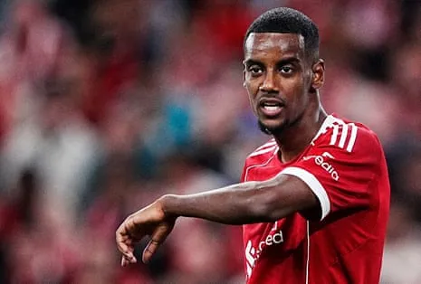 Alexander Isak's Debut Delivers Star Power Despite Evident Lack of Match Fitness