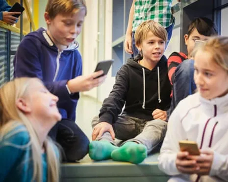Sweden to Implement Nationwide Cellphone Ban in Educational Institutions