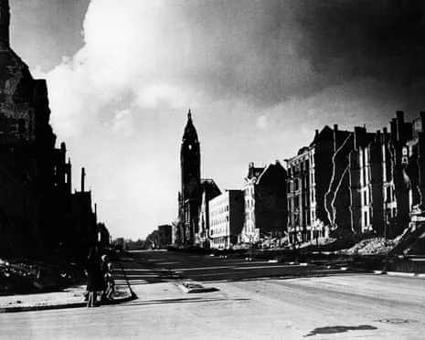 The Circle of Traitors: A Riveting Account of German Resistance
