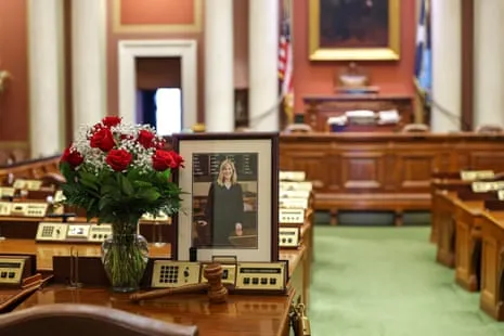Minnesota Residents Visit Voting Booths to Fill Position of Murdered Lawmaker